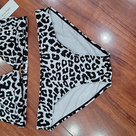 NWT size L Calvin Klein 2 pc bikini - Picture 3 of 9